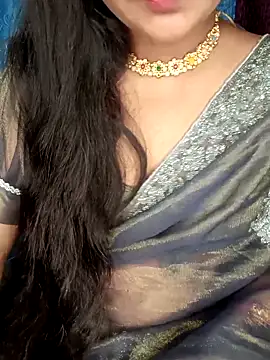 Snapshot of Rashmi_011 chatting on 06-03-26, 12:35 Rashmi 011 online show from 06-03-26, 12:35