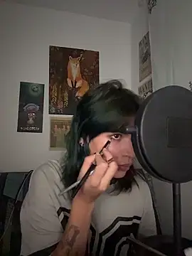 sukulaurens online show from 06-14-26, 07:54