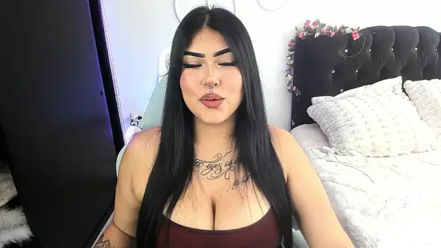 hollycute   online show from 04-09-26, 06:46