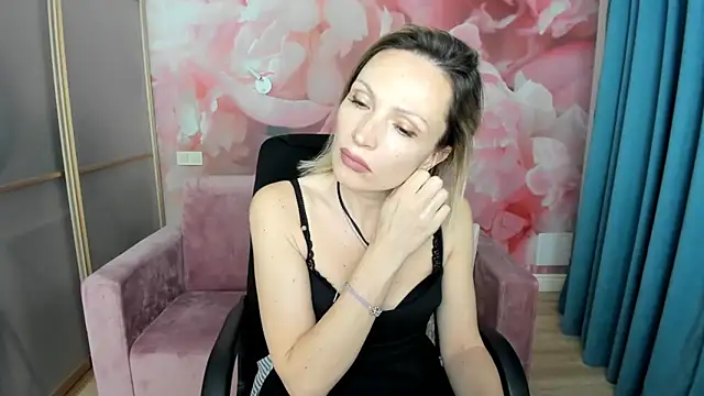 AlinaMoor online show from 04-04-26, 06:16