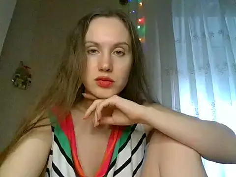 Snapshot of Lynirina chatting on 04-18-26, 03:21 Lynirina online show from 04-18-26, 03:21