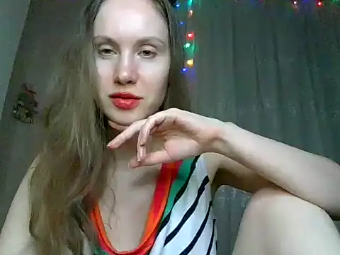 Snapshot of Lynirina chatting on 05-10-26, 10:37 Lynirina online show from 05-10-26, 10:37