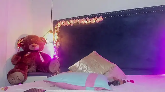 Emma Saylor online show from 03-28-26, 08:08