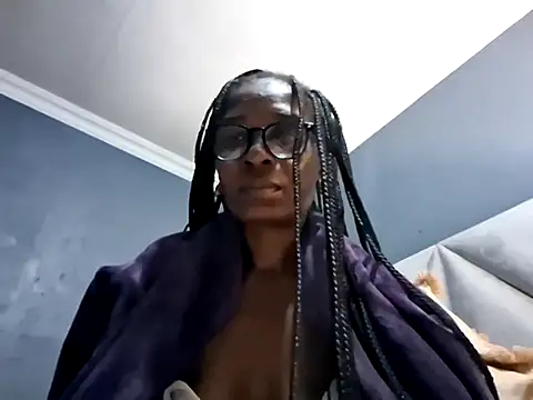 Snapshot of NaughtyCouga chatting on 06-10-26, 04:23 NaughtyCouga online show from 06-10-26, 04:23