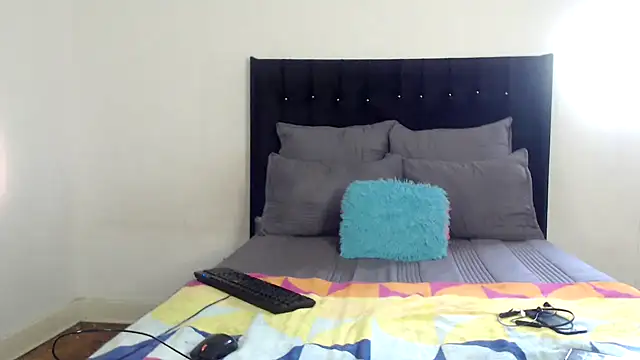 Snapshot of MissLola026 chatting on 03-10-26, 08:41 MissLola026 online show from 03-10-26, 08:41