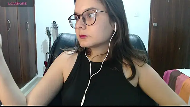 CarlaLorez online show from 04-03-26, 04:43