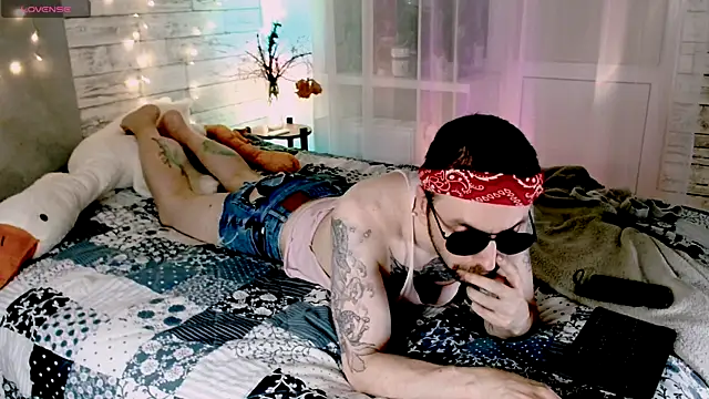 Markus Rivas online show from 11-11-25, 01:49