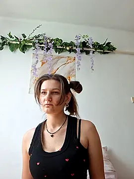 Snapshot of Nika_aa chatting on 04-20-26, 09:23 Nika aa online show from 04-20-26, 09:23