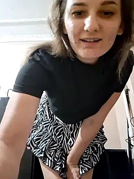 Snapshot of Nika_aa chatting on 06-14-26, 06:21 Nika aa online show from 06-14-26, 06:21