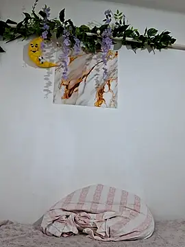 Snapshot of Nika_aa chatting on 07-06-26, 03:36 Nika aa online show from 07-06-26, 03:36