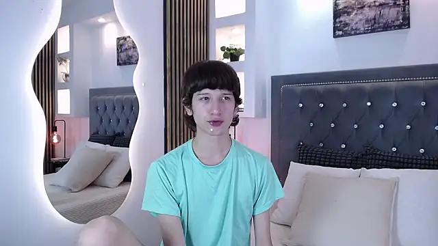 Snapshot of Emo_Boy_ chatting on 03-24-26, 08:14 Emo Boy online show from 03-24-26, 08:14