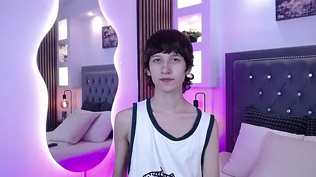 Snapshot of Emo_Boy_ chatting on 04-02-26, 08:28 Emo Boy online show from 04-02-26, 08:28