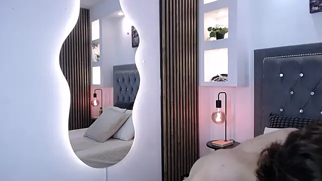 Snapshot of Emo_Boy_ chatting on 04-06-26, 08:10 Emo Boy online show from 04-06-26, 08:10