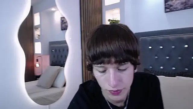 Snapshot of Emo_Boy_ chatting on 04-09-26, 08:25 Emo Boy online show from 04-09-26, 08:25