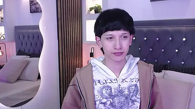 Emo Boy  online show from 05-22-26, 08:47