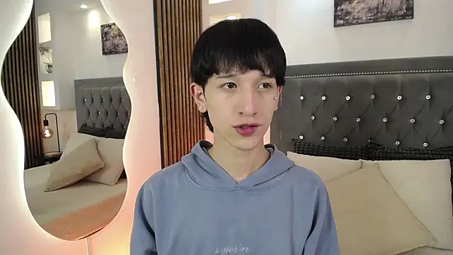 Emo Boy  online show from 06-01-26, 08:21