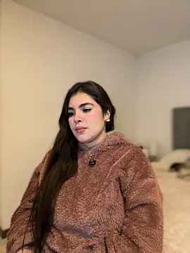 Snapshot of Isabella_LaRue chatting on 04-11-26, 03:44 Isabella LaRue online show from 04-11-26, 03:44