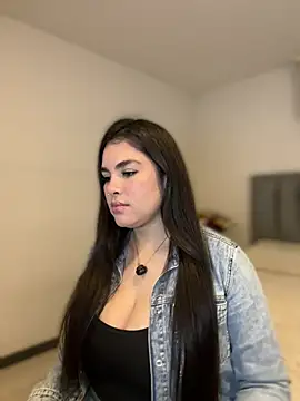 Snapshot of Isabella_LaRue chatting on 04-17-26, 12:02 Isabella LaRue online show from 04-17-26, 12:02