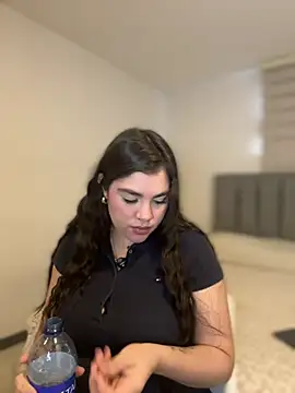 Snapshot of Isabella_LaRue chatting on 04-25-26, 09:12 Isabella LaRue online show from 04-25-26, 09:12
