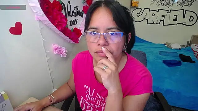 Miss  kendra  online show from 05-18-26, 01:17