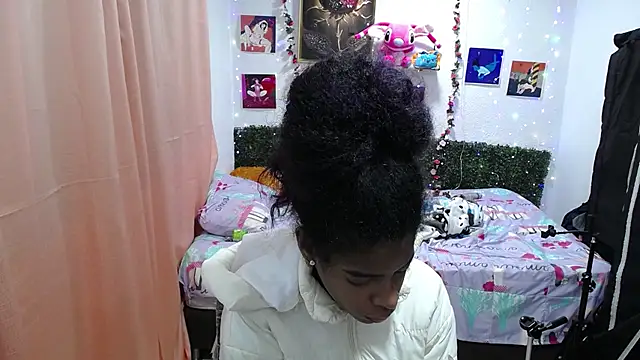 Snapshot of thianahorny chatting on 04-18-26, 12:42 thianahorny online show from 04-18-26, 12:42
