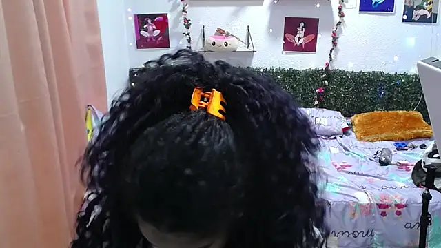 Snapshot of thianahorny chatting on 05-08-26, 01:05 thianahorny online show from 05-08-26, 01:05