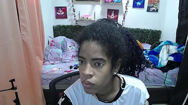 Snapshot of thianahorny chatting on 05-18-26, 12:55 thianahorny online show from 05-18-26, 12:55