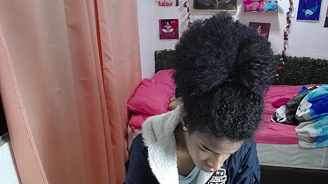 Snapshot of thianahorny chatting on 05-30-26, 01:41 thianahorny online show from 05-30-26, 01:41