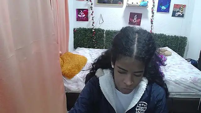 Snapshot of thianahorny chatting on 06-19-26, 03:38 thianahorny online show from 06-19-26, 03:38