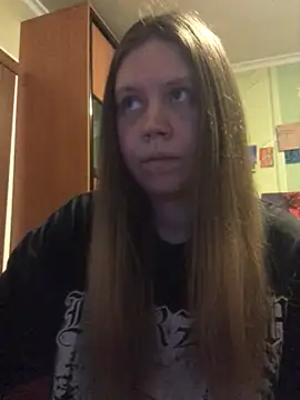 LunaVirelle online show from 04-28-26, 05:51