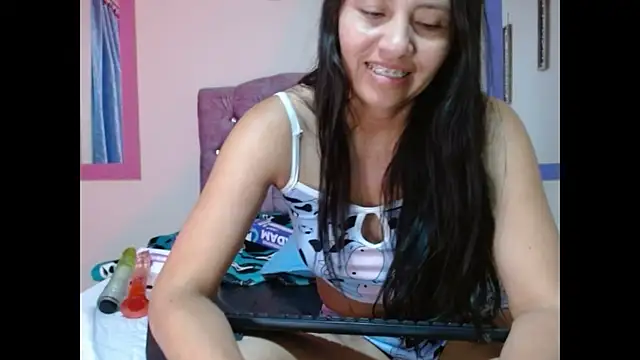 Snapshot of naya_10 chatting on 06-21-26, 01:24 naya 10 online show from 06-21-26, 01:24