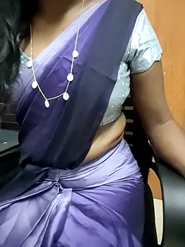 Snapshot of Tamilmallu-duskygirl03 chatting on 01-10-26, 05:53 Tamilmallu-duskygirl03 online show from 01-10-26, 05:53