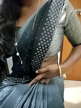 Snapshot of Tamilmallu-duskygirl03 chatting on 01-13-26, 06:13 Tamilmallu-duskygirl03 online show from 01-13-26, 06:13