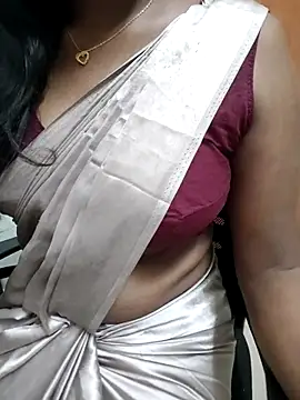 Snapshot of Tamilmallu-duskygirl03 chatting on 03-02-26, 07:15 Tamilmallu-duskygirl03 online show from 03-02-26, 07:15