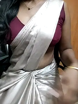 Snapshot of Tamilmallu-duskygirl03 chatting on 03-09-26, 07:07 Tamilmallu-duskygirl03 online show from 03-09-26, 07:07