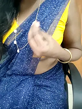 Snapshot of Tamilmallu-duskygirl03 chatting on 03-12-26, 11:16 Tamilmallu-duskygirl03 online show from 03-12-26, 11:16
