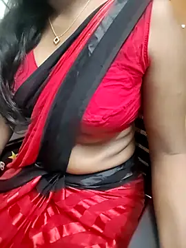 Snapshot of Tamilmallu-duskygirl03 chatting on 04-06-26, 06:03 Tamilmallu-duskygirl03 online show from 04-06-26, 06:03