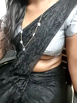 Snapshot of Tamilmallu-duskygirl03 chatting on 04-10-26, 05:01 Tamilmallu-duskygirl03 online show from 04-10-26, 05:01