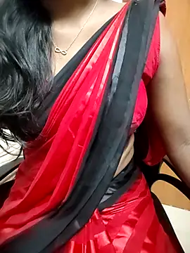 Snapshot of Tamilmallu-duskygirl03 chatting on 04-12-26, 05:18 Tamilmallu-duskygirl03 online show from 04-12-26, 05:18