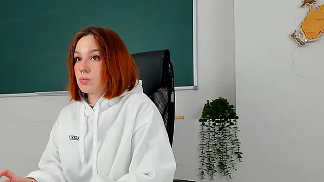 ClaireMathis online show from 04-11-26, 02:32