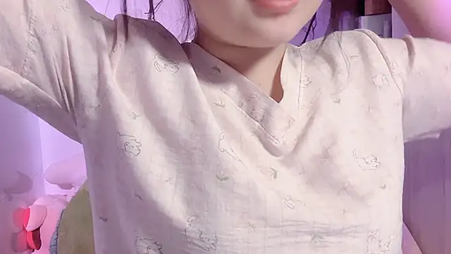 Snapshot of BeChinh_Lee chatting on 07-17-26, 08:21 BeChinh Lee online show from 07-17-26, 08:21