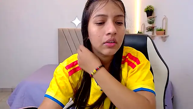 zara cute online show from 06-27-26, 12:22