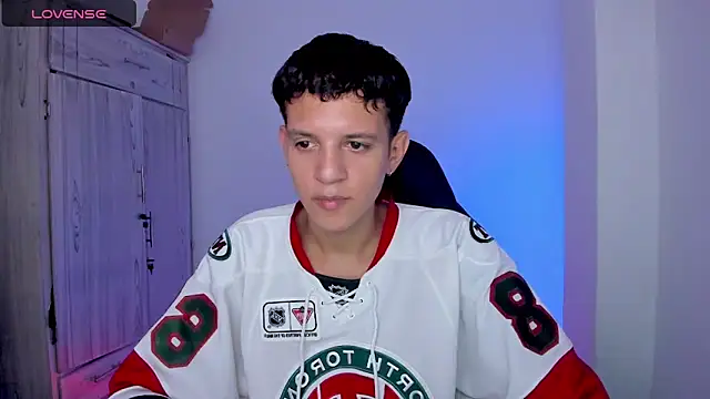 tylernova online show from 05-22-26, 01:35
