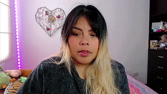 EllieMoonX online show from 04-01-26, 10:07