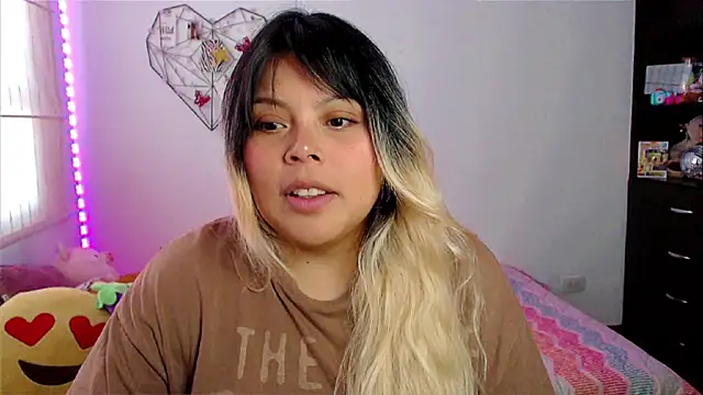 EllieMoonX online show from 04-06-26, 10:33