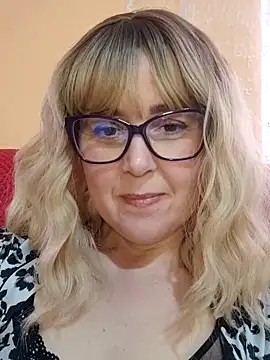 Amelialove42 online show from 05-06-26, 01:49