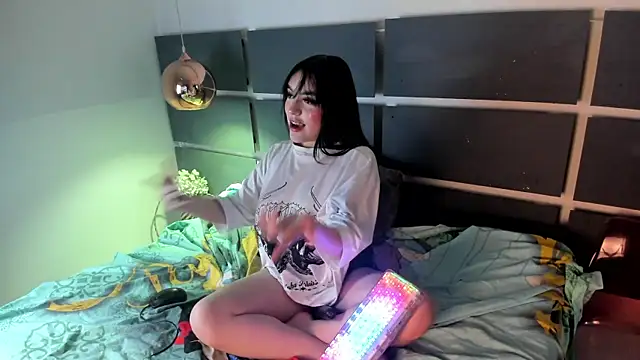 bubble  angel   online show from 05-18-26, 12:33