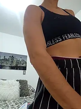 Snapshot of Alice_Barry chatting on 03-18-26, 05:49 Alice Barry online show from 03-18-26, 05:49