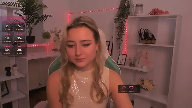 Lulu   Moon online show from 11-23-25, 08:36