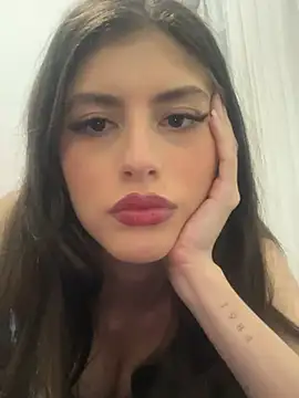 AlessiaLuxx online show from 04-27-26, 11:25